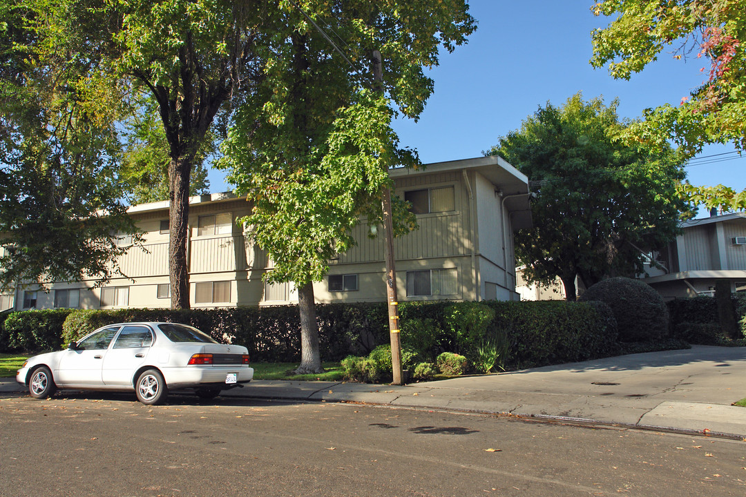 Palms Apartments in Stockton, CA - Foto de edificio