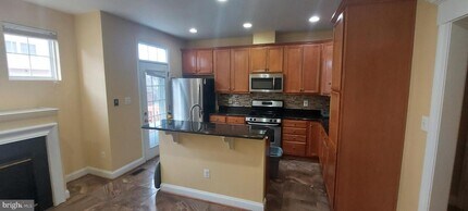 11808 Oxbridge Dr in Germantown, MD - Building Photo - Building Photo