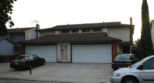 2862-2866 Cicero Way in San Jose, CA - Foto de edificio - Building Photo