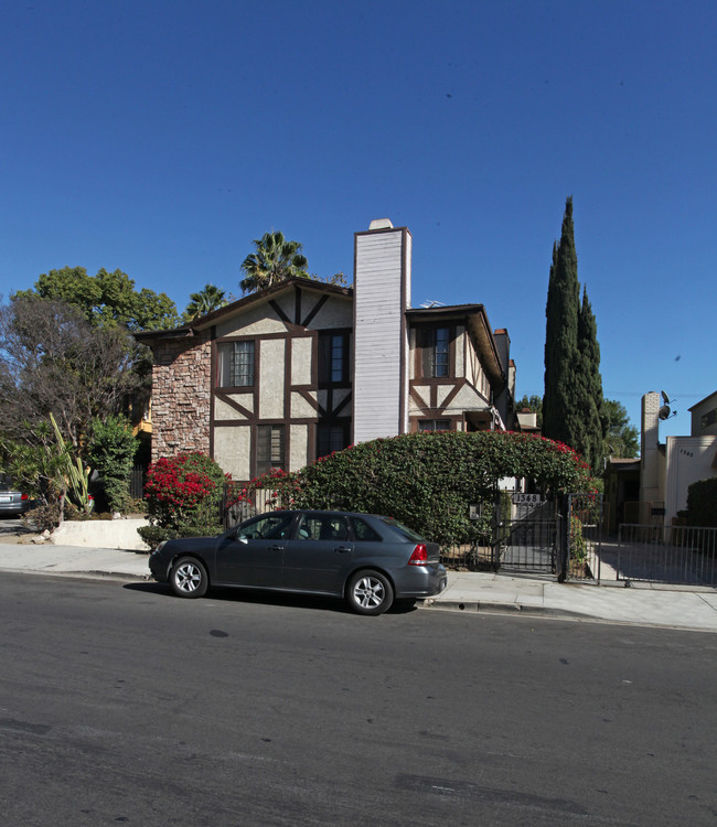 1348 N Orange Dr in Los Angeles, CA - Building Photo - Building Photo