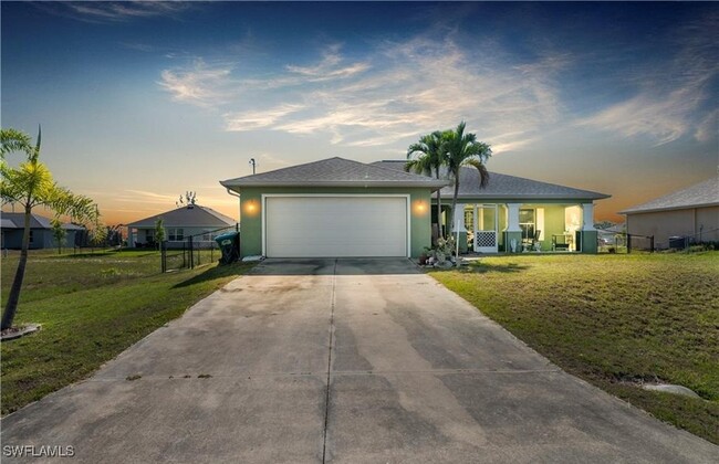 2152 NW 22nd Pl in Cape Coral, FL - Foto de edificio - Building Photo