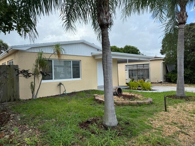 1405 N J Terrace in Lake Worth Beach, FL - Building Photo - Building Photo