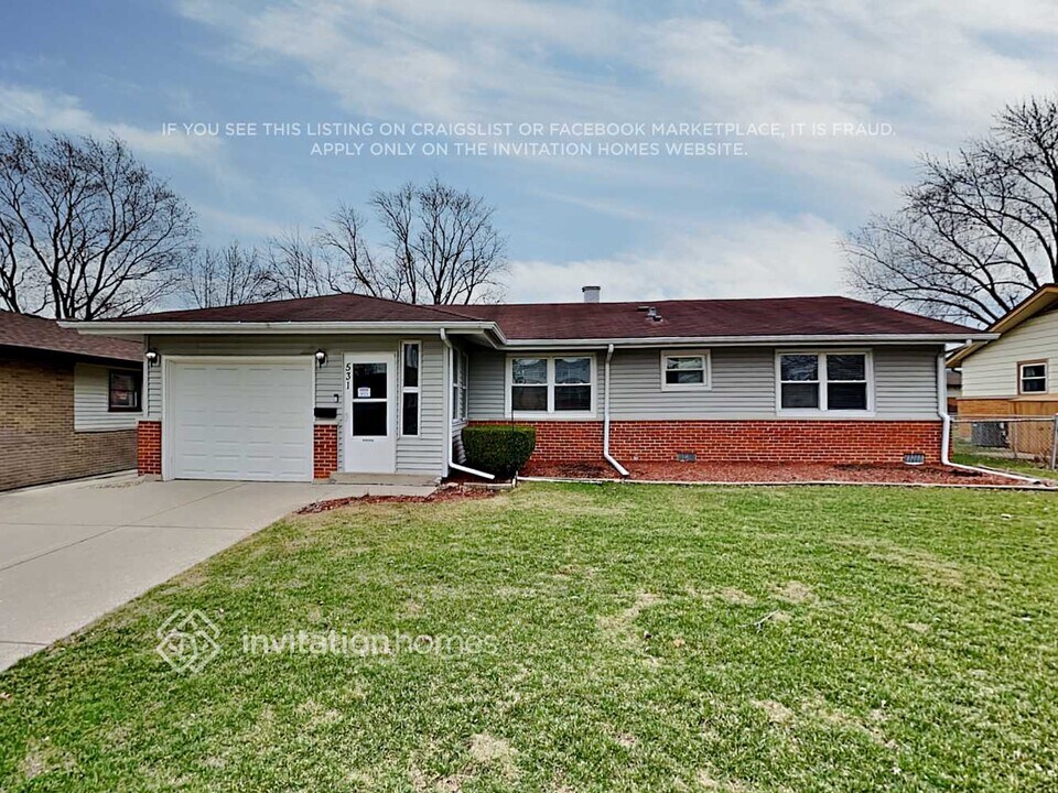 531 Germaine Ln in Elk Grove Village, IL - Building Photo