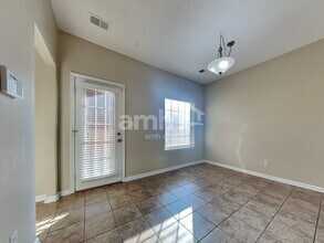 7411 Appling Rain Dr in Cordova, TN - Foto de edificio - Building Photo