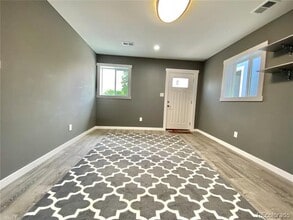 4801 S Fox St in Englewood, CO - Foto de edificio - Building Photo
