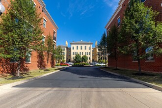 The Barrett in Columbus, OH - Building Photo - Building Photo