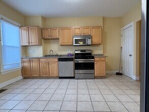 68 Elm St in Marlborough, MA - Building Photo - Building Photo