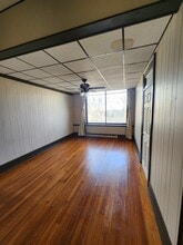 321 N Main St, Unit Unit A in Hendersonville, NC - Foto de edificio - Building Photo