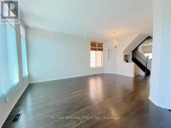13 Fairlawn Ave in Markham, ON - Building Photo - Building Photo