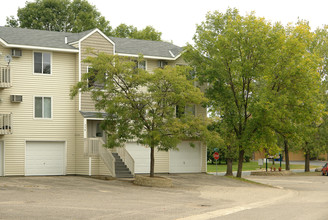 950 Wescott Trl in Eagan, MN - Building Photo - Building Photo