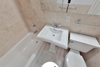 424 E 9th St in New York, NY - Building Photo - Building Photo