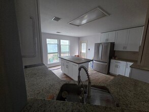 8826 Fernbrook in San Antonio, TX - Foto de edificio - Building Photo