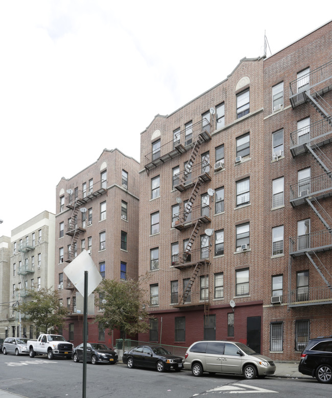 894 Rogers Pl in Bronx, NY - Building Photo - Building Photo