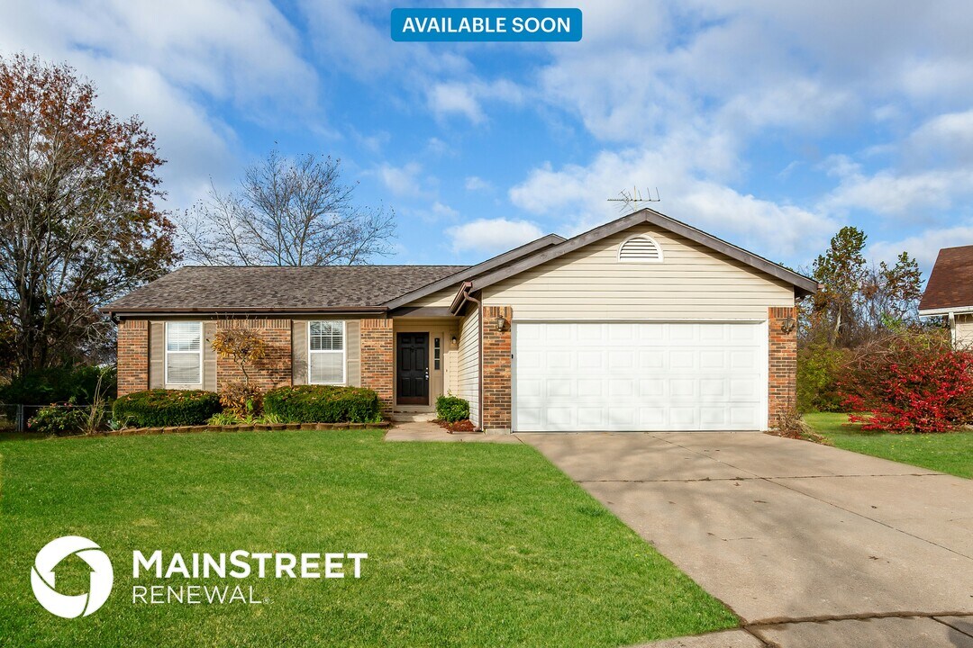 1075 Patience Dr in Florissant, MO - Building Photo