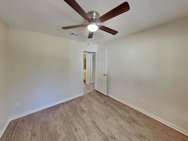 110 S Village Knoll Cir in Spring, TX - Building Photo - Building Photo