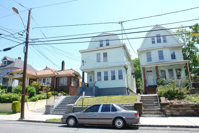 142 State St in Perth Amboy, NJ - Building Photo - Building Photo