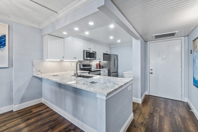 14 Royal Palm Way in Boca Raton, FL - Building Photo - Building Photo