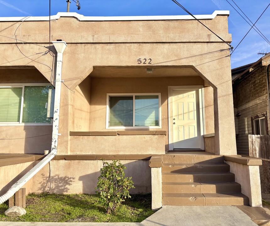 522 Brittania St in Los Angeles, CA - Building Photo