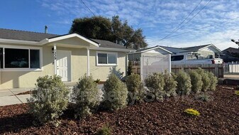 1339 Newport Ave in Grover Beach, CA - Building Photo