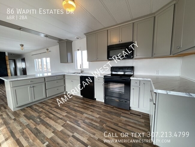 86 N Wapiti Estates Drives in Cody, WY - Building Photo - Building Photo