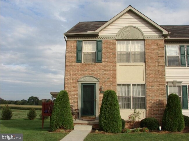 228 Cobblestone Ln