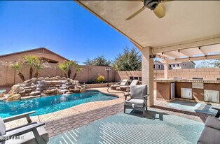 1277 W Busa Dr in San Tan Valley, AZ - Building Photo