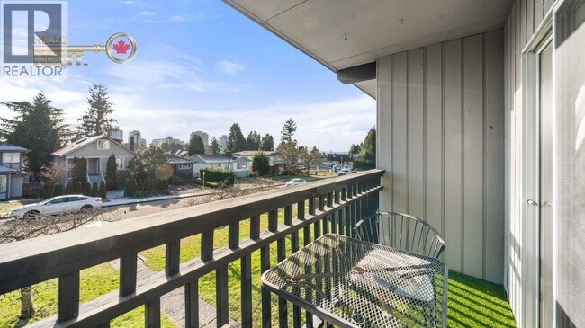 226 20th St E in North Vancouver, BC - Building Photo - Building Photo