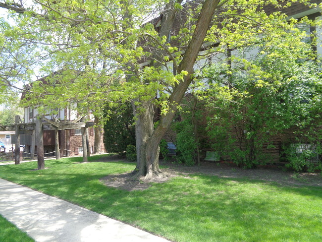 property at 9437 86th Ct