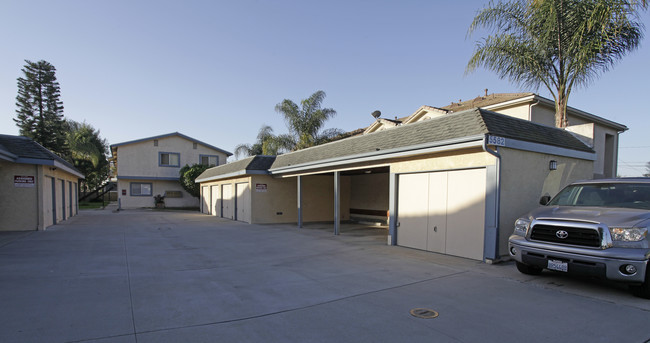 5582 Crescent Ave in Cypress, CA - Building Photo - Building Photo