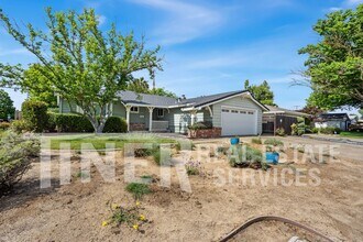 8665 Everglade Dr in Sacramento, CA - Building Photo - Building Photo