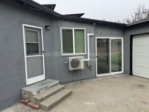 5762 Cedar Ave in Long Beach, CA - Building Photo - Building Photo