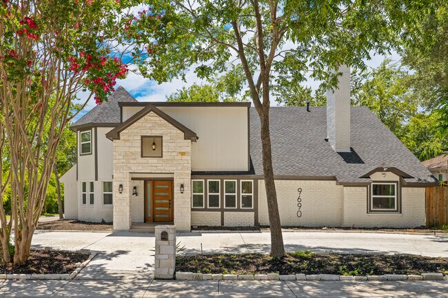 property at 9690 Fallbrook Dr