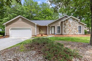 439 Candlewood Dr in Jacksonville, NC - Building Photo