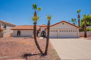 3829 E Ahwatukee Dr in Phoenix, AZ - Building Photo