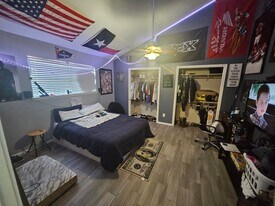 1844 Rollingwood Dr in Huntsville, TX - Building Photo