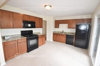 714 N Pinecrest Rd in Bolingbrook, IL - Building Photo - Building Photo