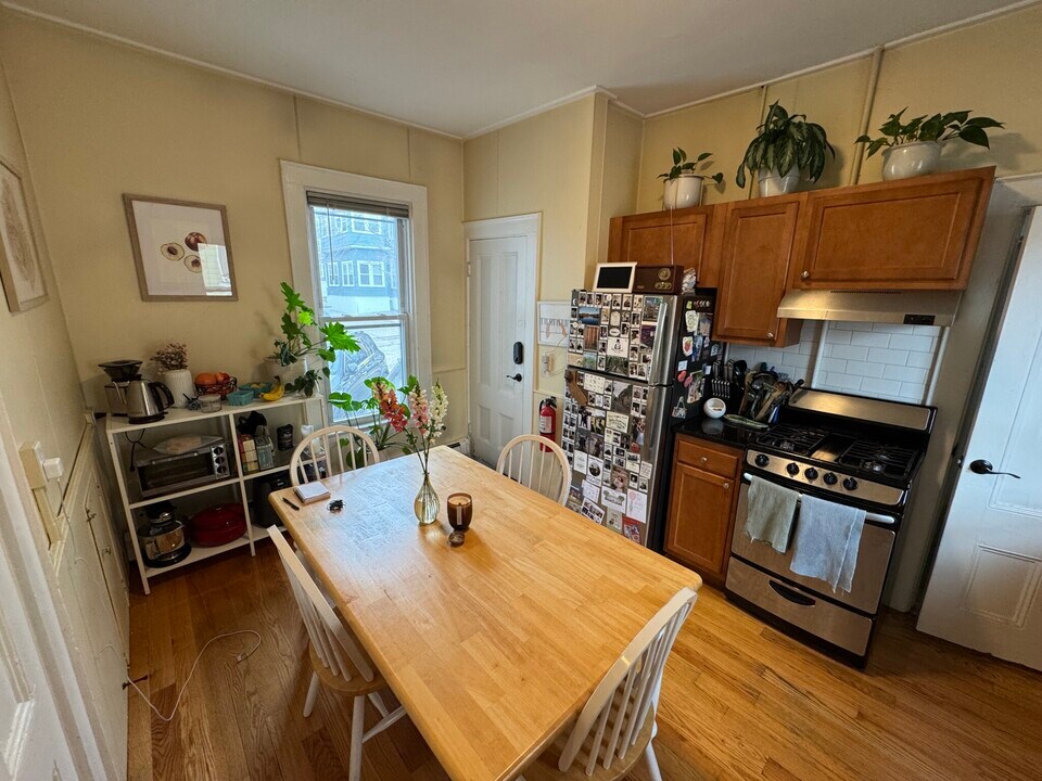 12 Claremon St, Unit 1 in Somerville, MA - Building Photo
