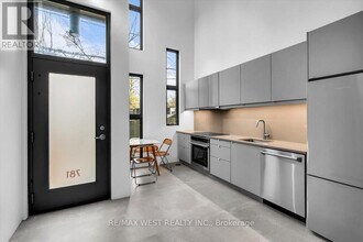 781 Craven Rd in Toronto, ON - Building Photo - Building Photo