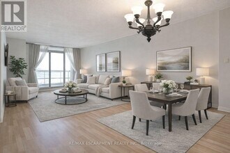 156 Enfield Pl in Mississauga, ON - Building Photo - Building Photo