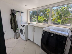 609 NE 14th Pl in Fort Lauderdale, FL - Building Photo - Building Photo