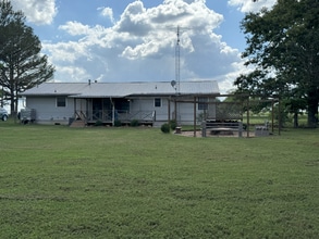 1470 Klenc Rd in Springdale, AR - Building Photo - Building Photo
