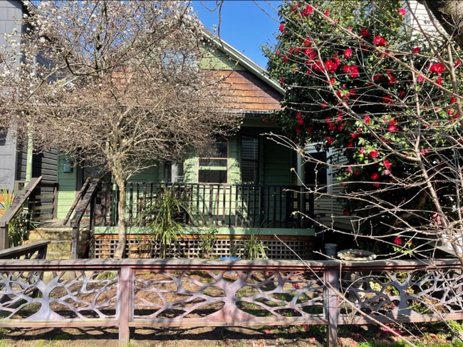 property at 2123 NW Hoyt St