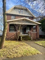 349 Cloverdale Ave in Akron, OH - Building Photo