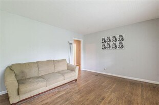 350 Brooks Ave SW in Atlanta, GA - Building Photo