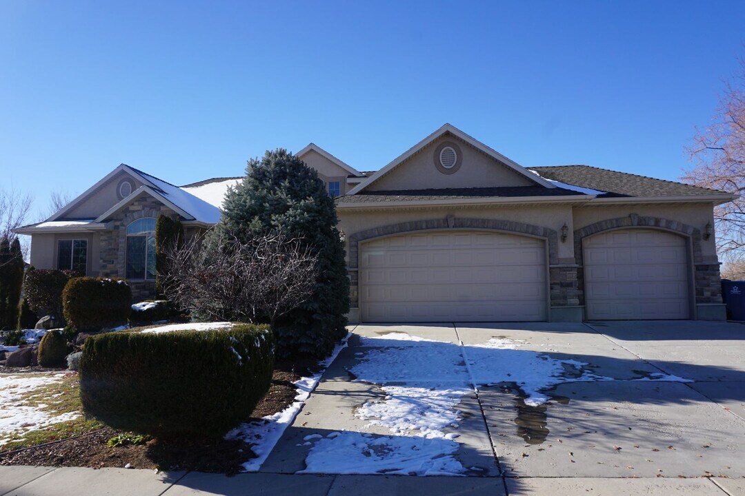 1609 N 900 W in Pleasant Grove, UT - Building Photo