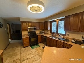 522 Springfield Rd in Somers, CT - Building Photo - Building Photo