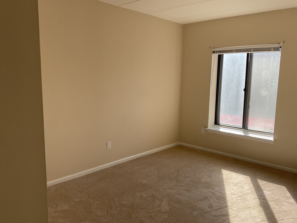 23 Oakridge Dr in Langhorne, PA - Building Photo