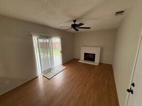 955 W Fairmont Ave in Clovis, CA - Building Photo - Building Photo