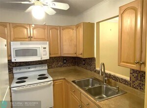 600 SE 2nd Ave in Deerfield Beach, FL - Building Photo - Building Photo