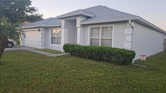 672 Bluebill Ct in Kissimmee, FL - Building Photo